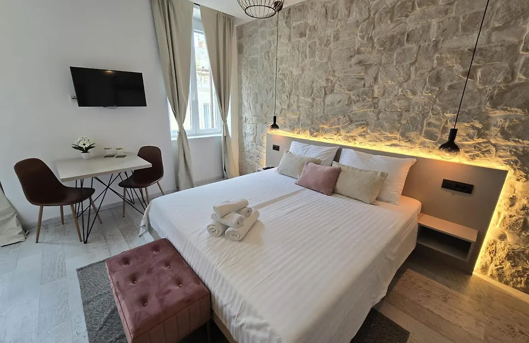 Studio Apartments - Pula City Center-1
