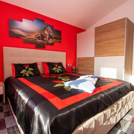 Apartments With Pool In Pula,Croatia-3