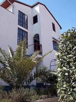 House Dina-3